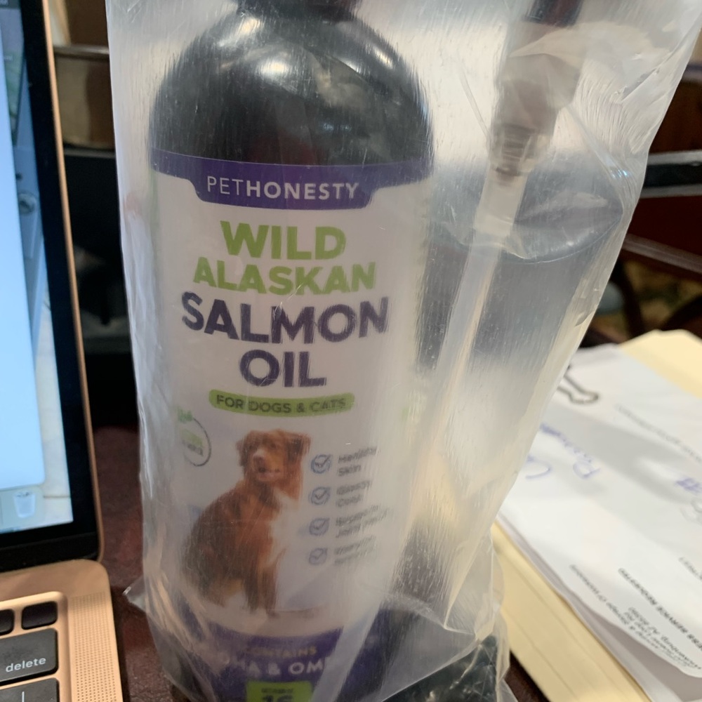Wild Alaskan salmon oil 16oz brand new bottle  from pet Honesty